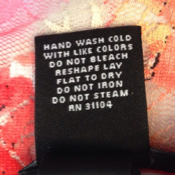 Ruffle Blouse XLP - Picture 5 of 5